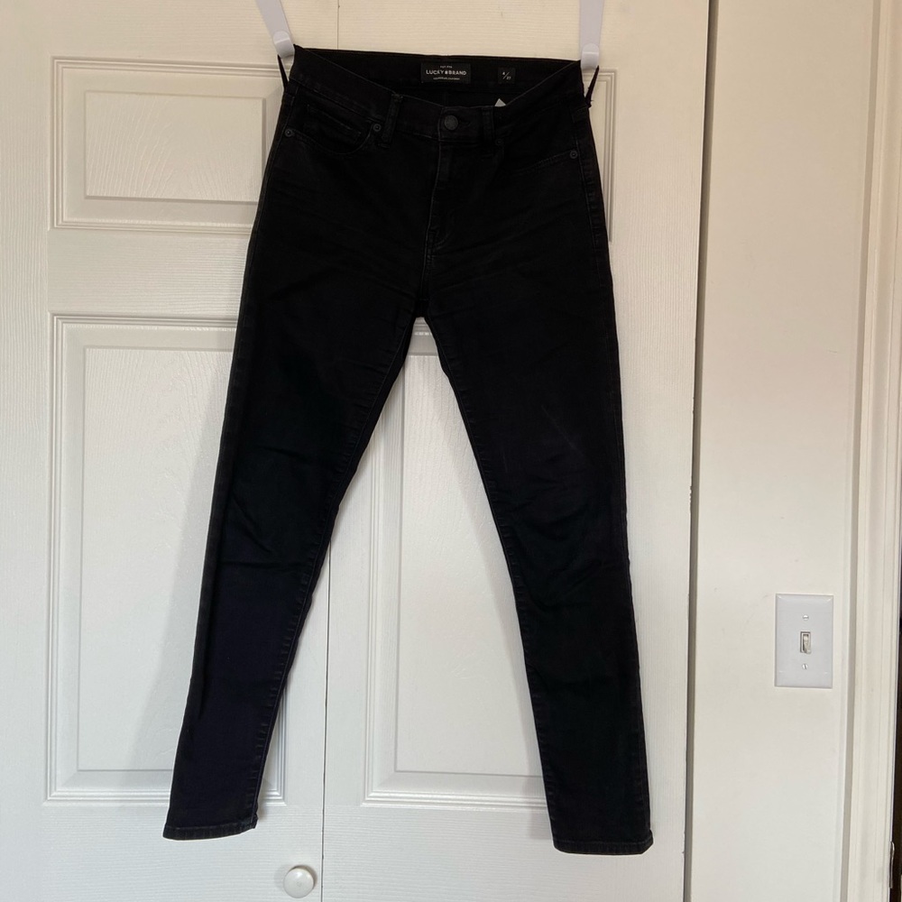 Black Lucky Brand Skinny Jeans!